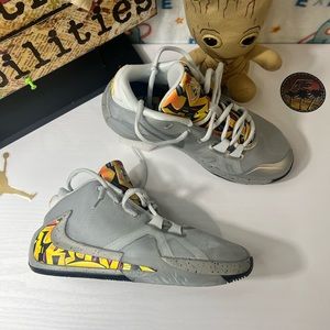 Nike Freak 1 GS, Metallic Silver.